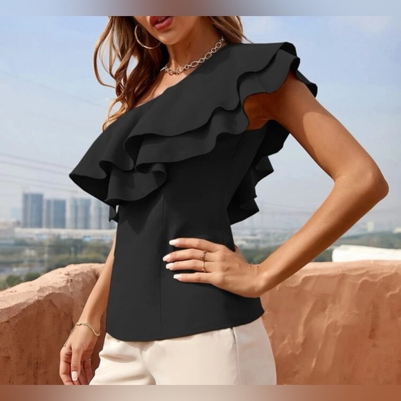 L Black Ruffle detail One Shoulder blouse top size Large cold shoulder black top - Picture 1 of 8